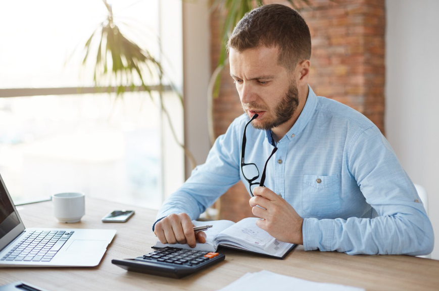 how to evaluate a big purchase using a calculator and financial notes